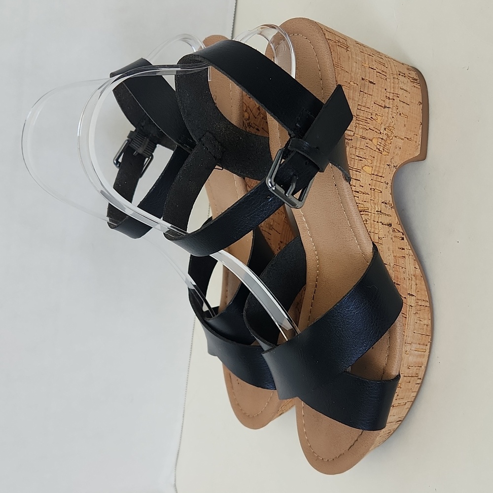 Sale 🔥Cushionaire Cork Wedges Black Vegan Leather Size 9.5